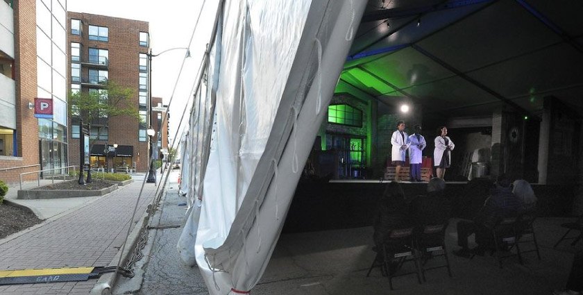 Metropolis resumes in-person performances, with an outdoor tent
